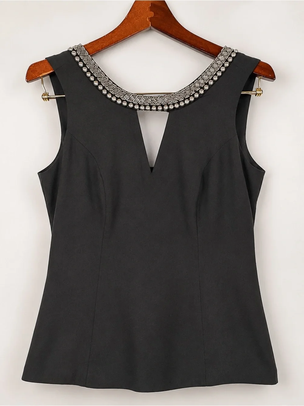 XOXO Black Beaded Keyhole Zip Front Sleeveless Top Blouse Size M - Picture 1 of 8